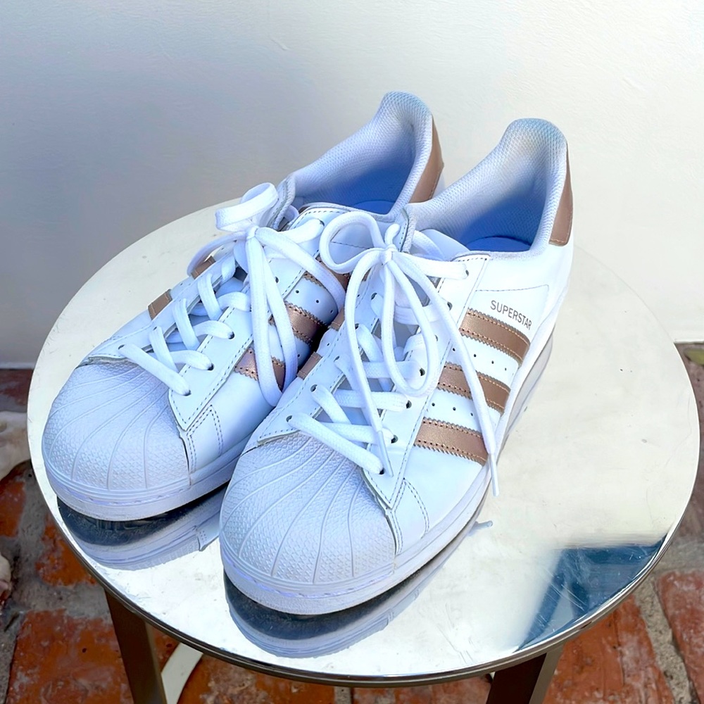 Adidas Women’s sneakers Superstar size 8.5 white with gold stripes